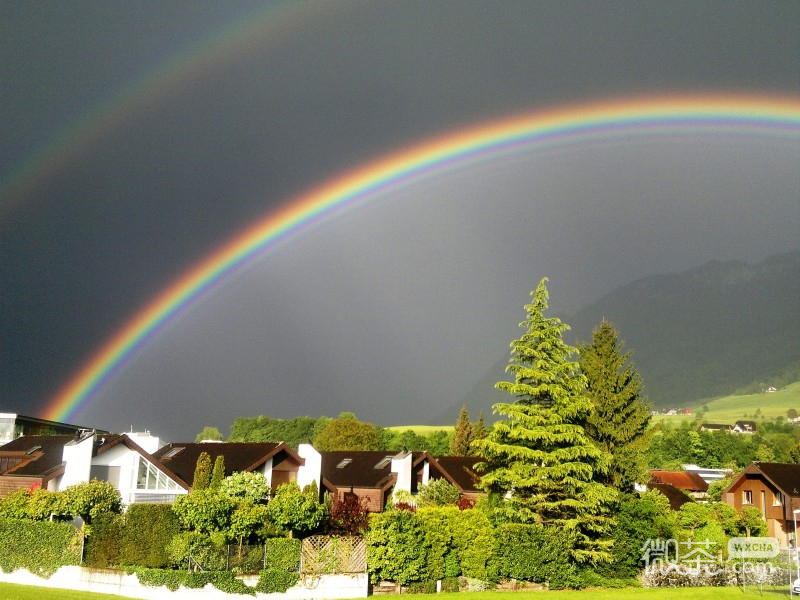 唯美绚烂的微信雨后彩虹图片