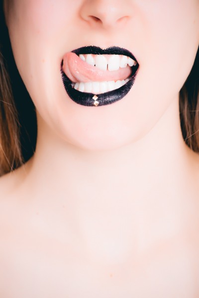 性感迷人的微信女生嘴唇特写图片