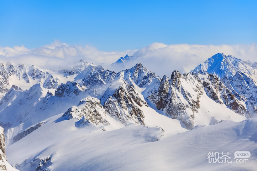 巍峨俊俏的微信唯美雪山景色图片