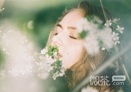 欧美风情Amanda个性女生大图 微笑是两个人之间最短的距离