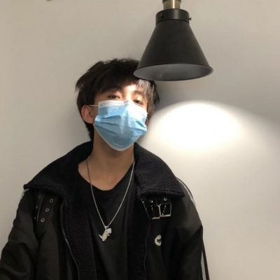 伤感落寞孤单男生微信头像