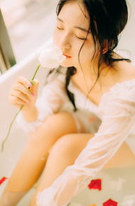 唯美伤感女生意境微信背景图